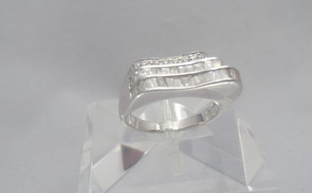 ダイヤモンド　結婚指輪