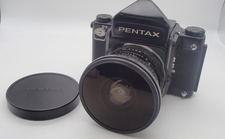 PENTAXからの人気モデル、67シリーズの中判カメラ