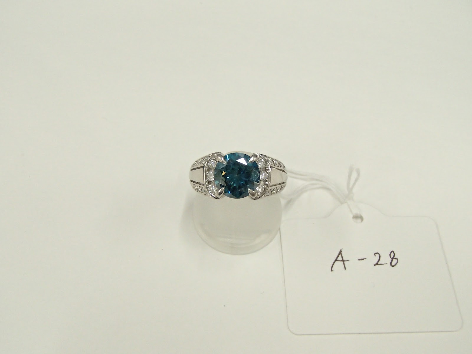 ブルーダイヤモンドのリングを高額買取しました！ 東京都のお客様