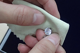 ダイヤモンドのクリーニング方法