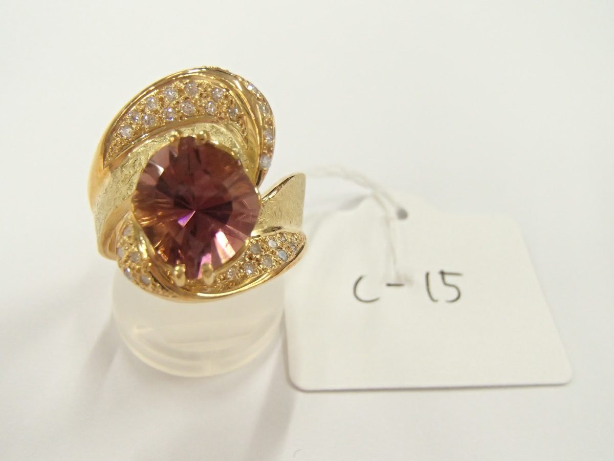 K18　トルマリン3.82ct　メレダイヤモンド0.33ct　総重量11.5ｇ