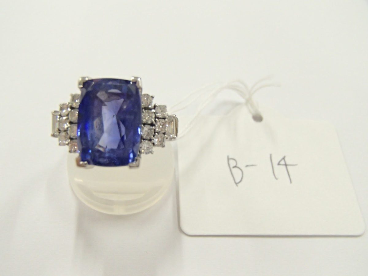 Pt900 サファイアリング 8.2g 6.96ct 0.54 