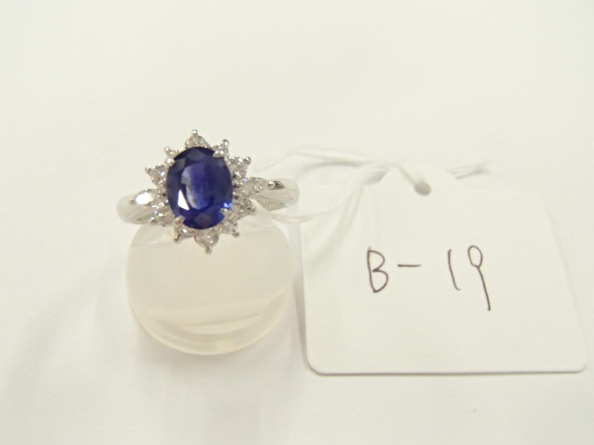 サファイアリング　Pt900  5.8g 1.39ct　 0.37ct