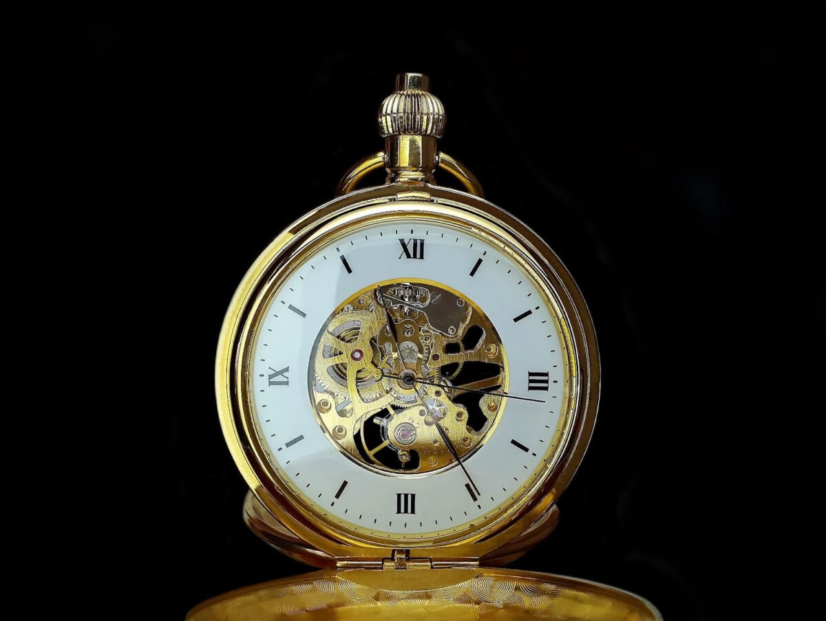 金色の懐中時計