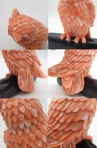 桃珊瑚　フクロウ彫刻置物