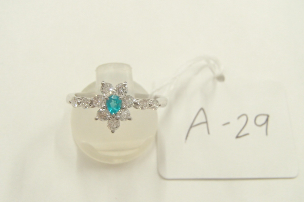 pt900 パライバ 3.1g 0.09ct 0.45ct 