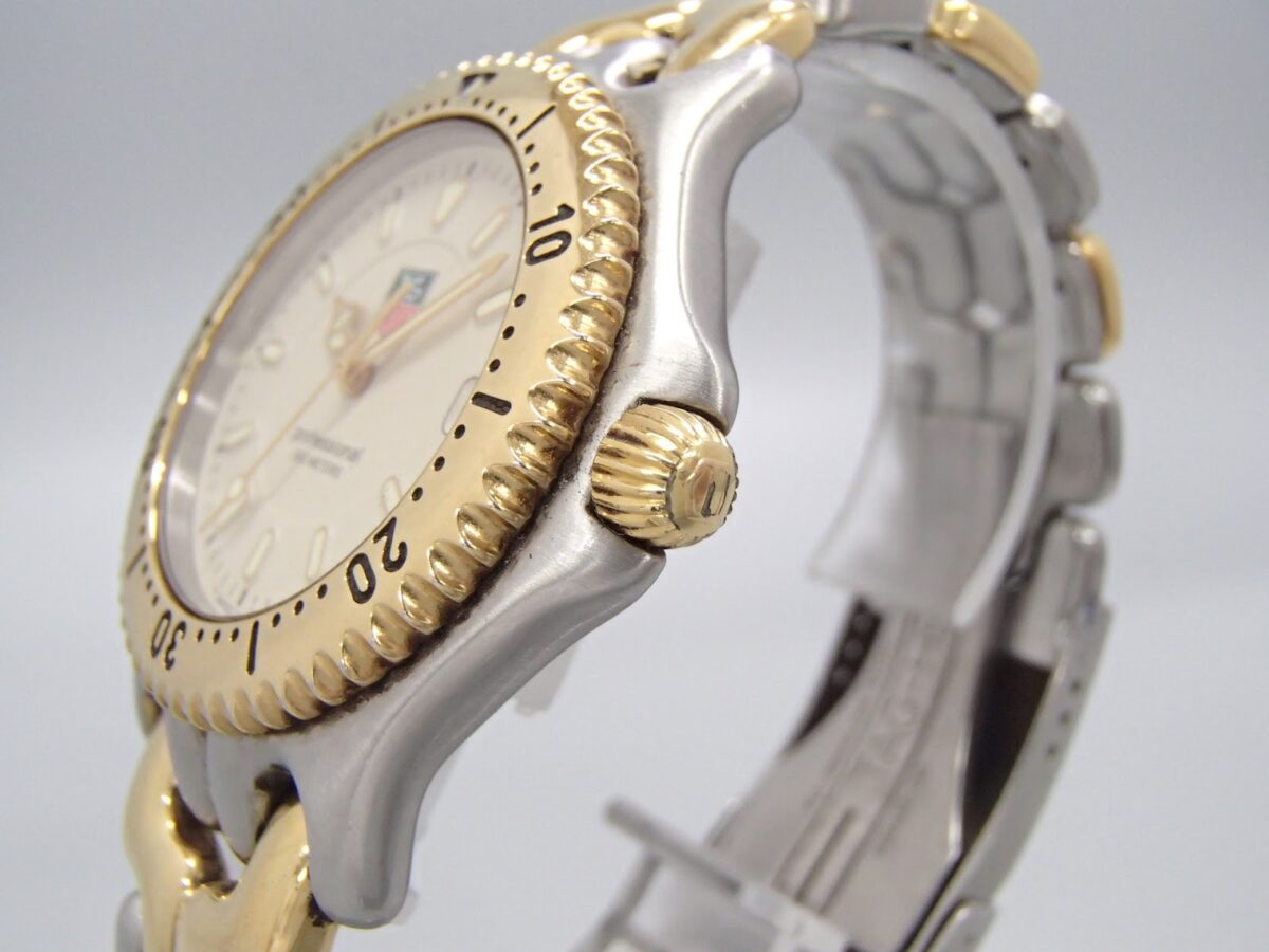 タグホイヤー　プロフェッショナル　200M　WG1121-1　デイト　クウォーツ　メンズ腕時計