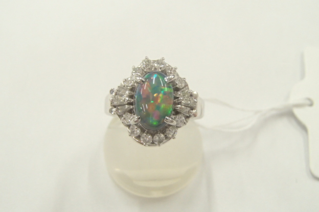 pt900　オパール1.060ct　ダイヤ　0.4ct　6.9g