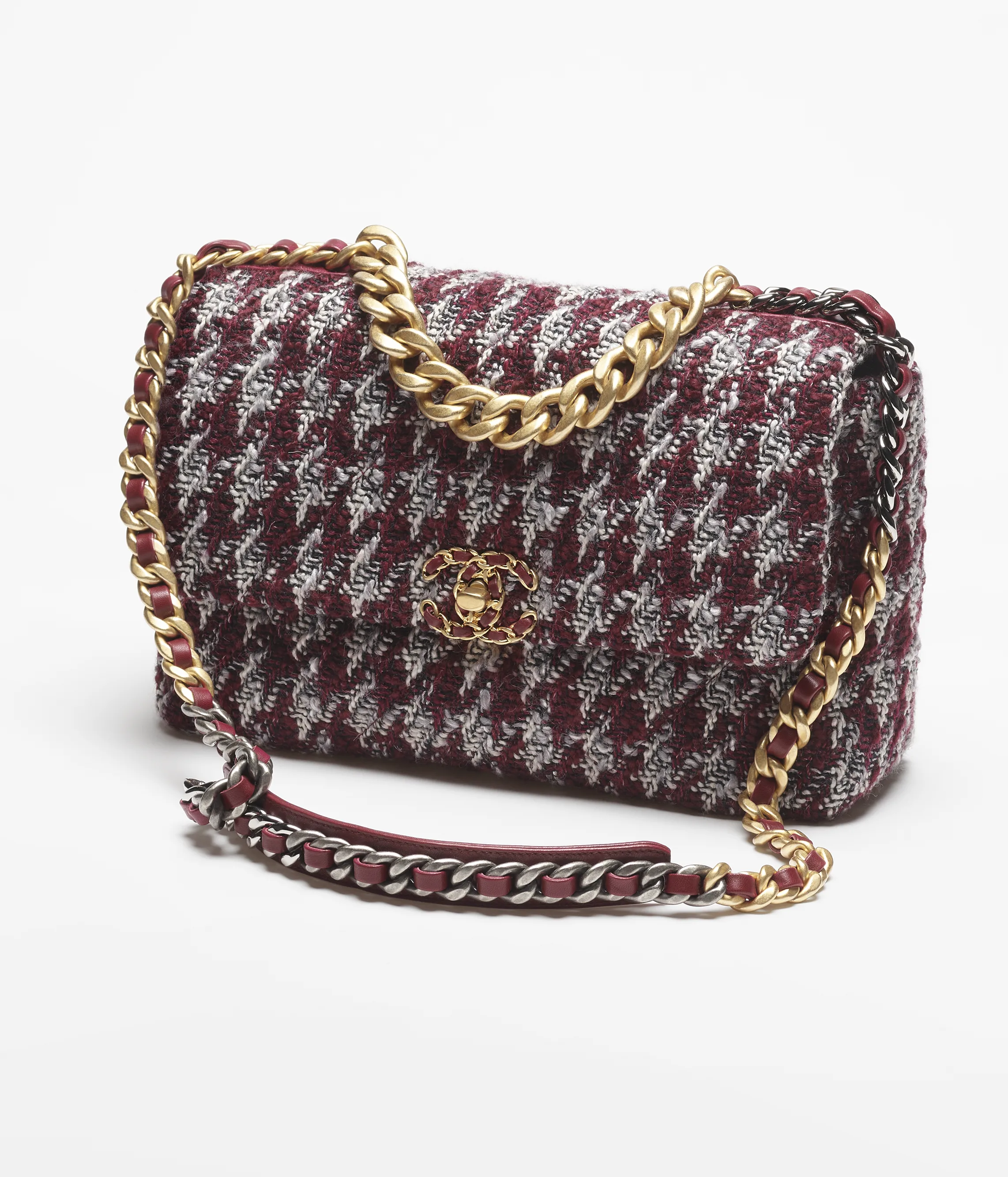 シャネル CHANEL 19 チェーンウォレット  素材:ウール ツイード
 色:バーガンディー、グレー & ブラック