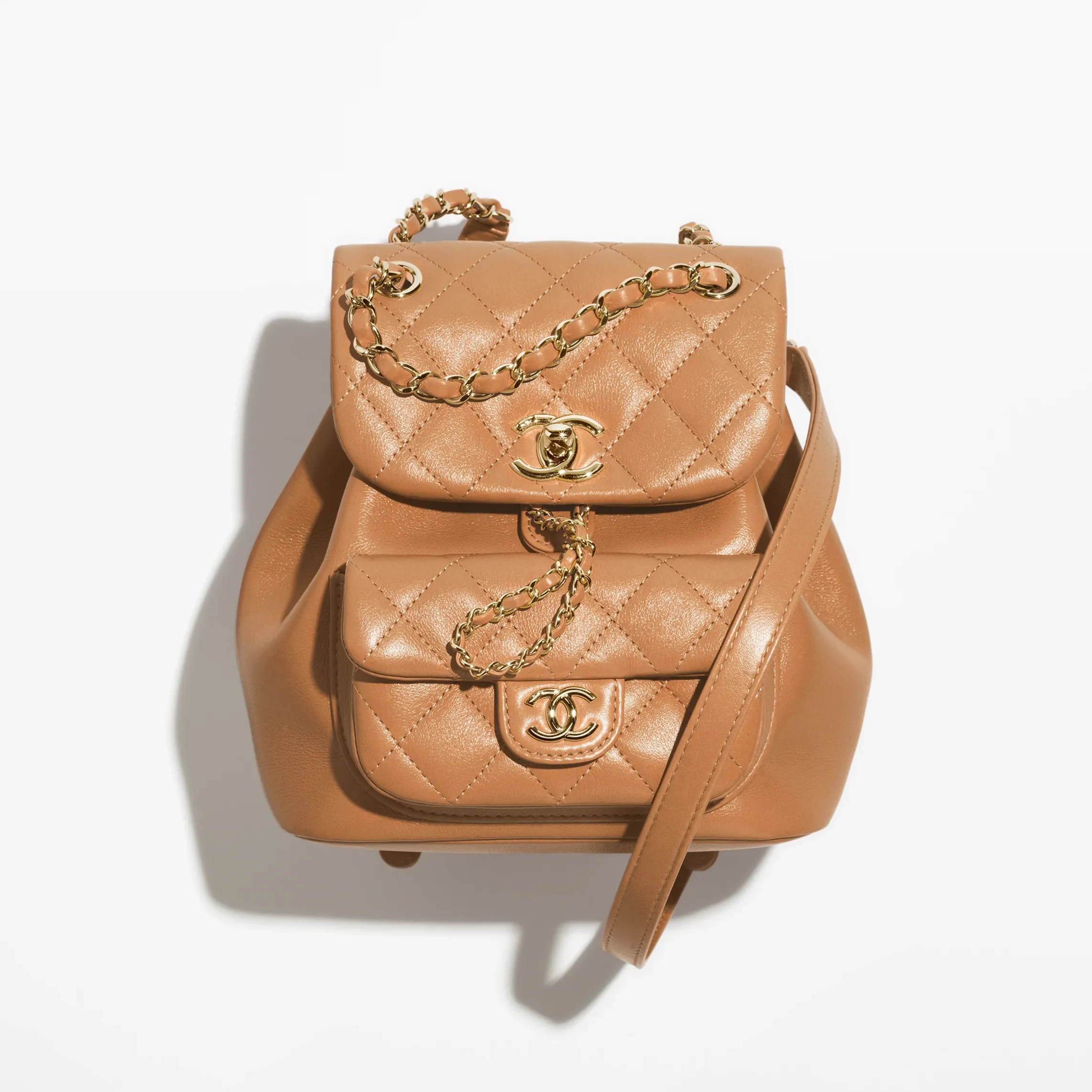 シャネル スモール バックパック 素材:カーフスキン 色:キャメル