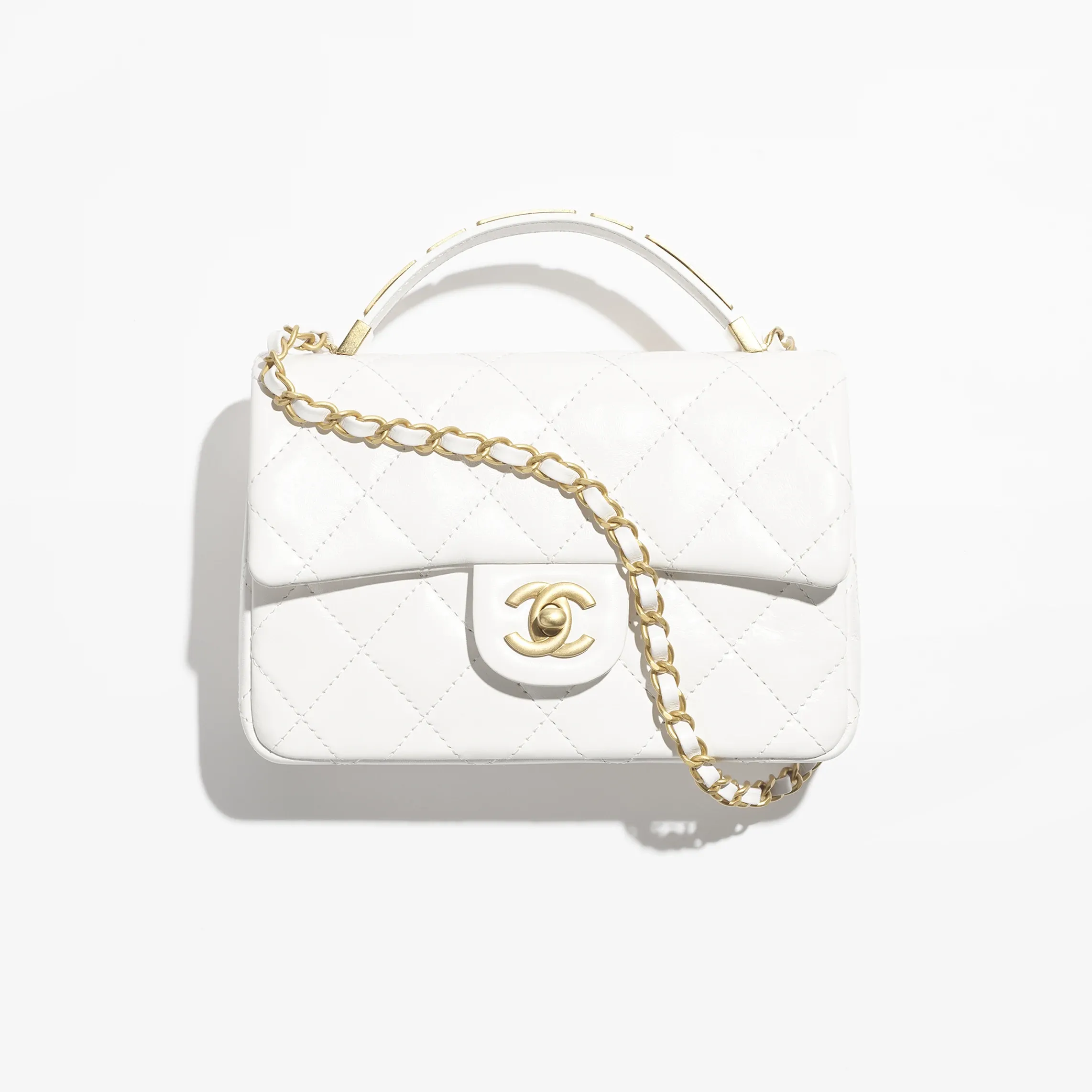 シャネル スモール トップハンドル フラップ バッグ 素材:カーフスキン 色:ホワイト
