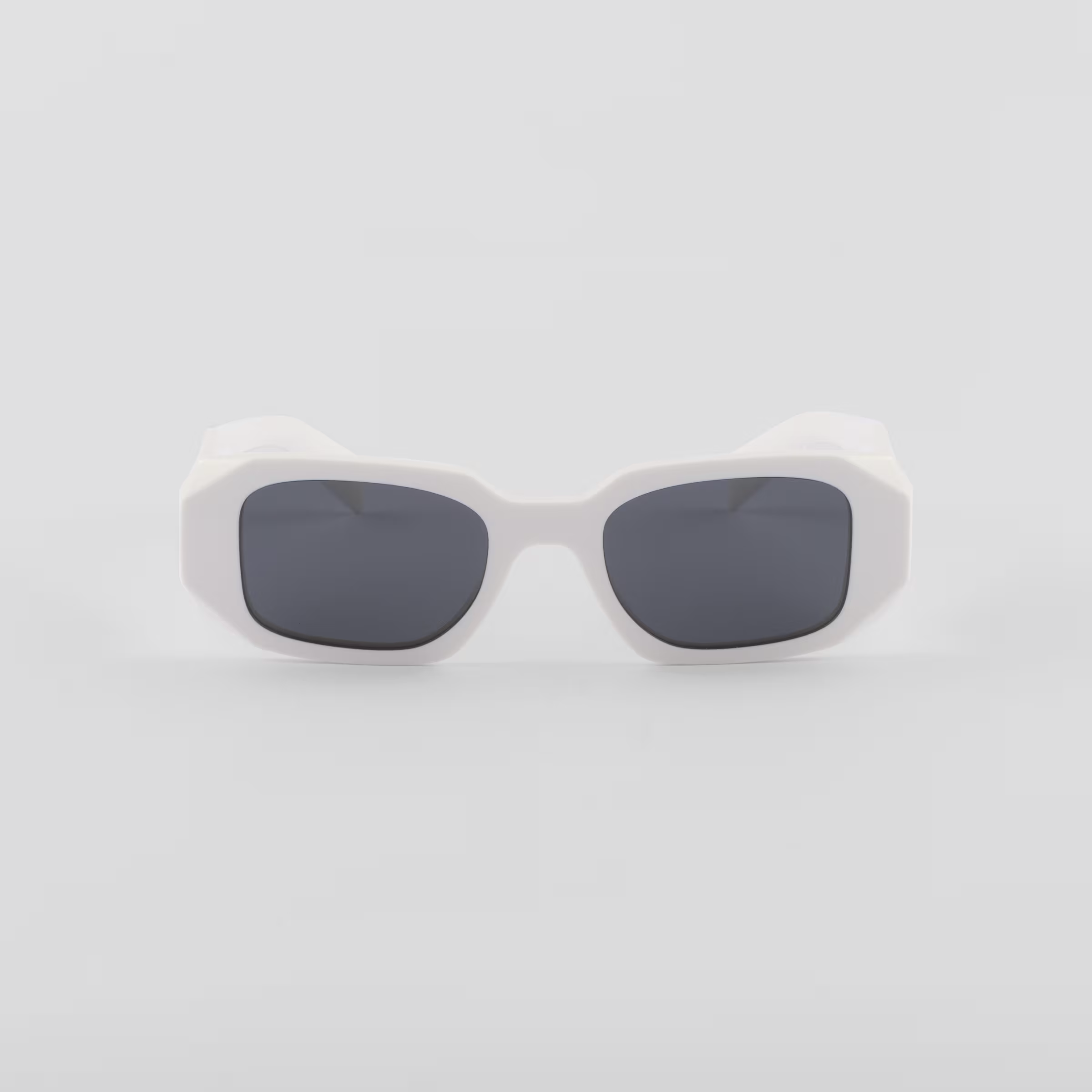 プラダ プラダ シンボル サングラス  素材:アセテート 色:・オフホワイト
・ブラック
・ベージュトータスカラー