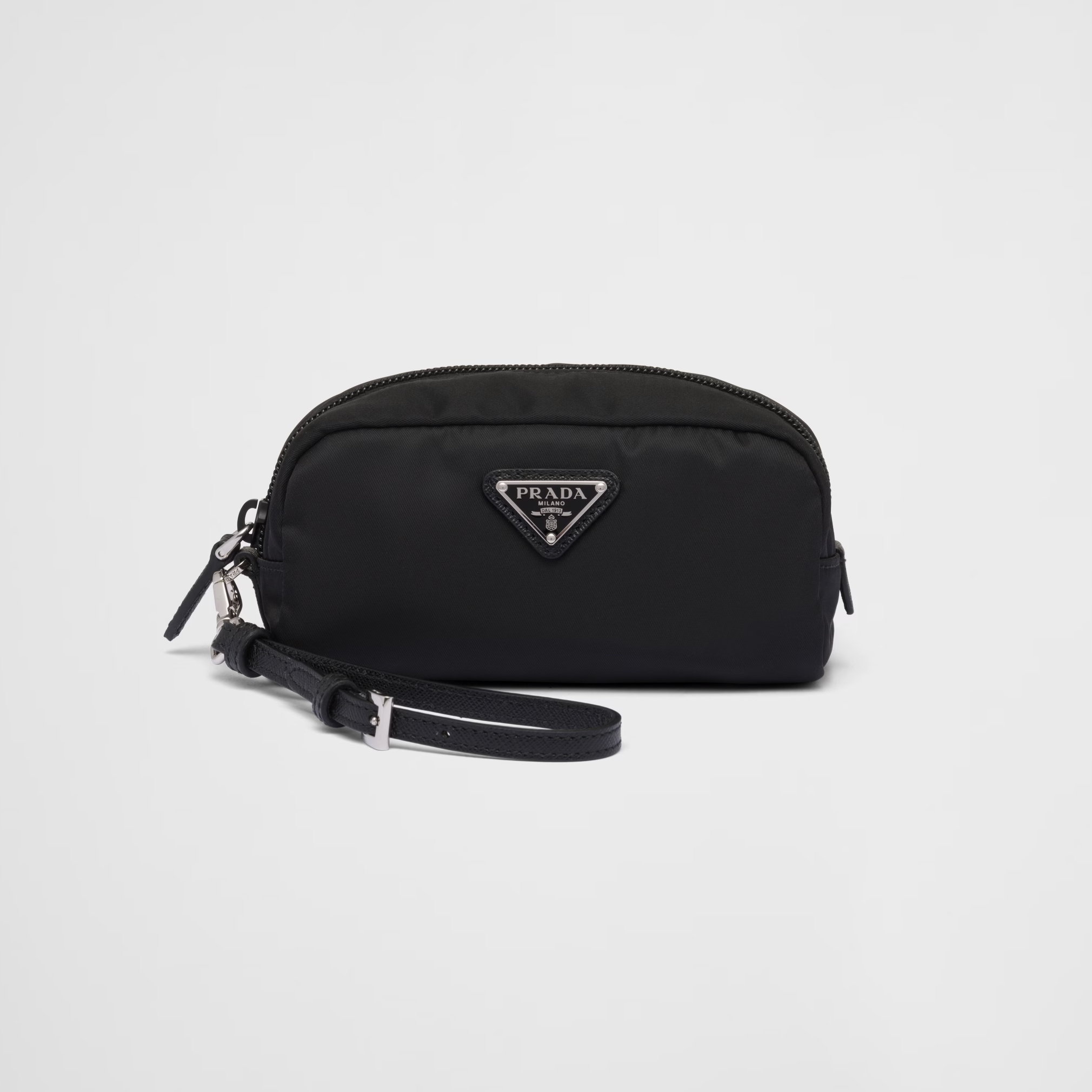 プラダ Re-Nylon ポーチ  素材:ファブリック 色:ブラック