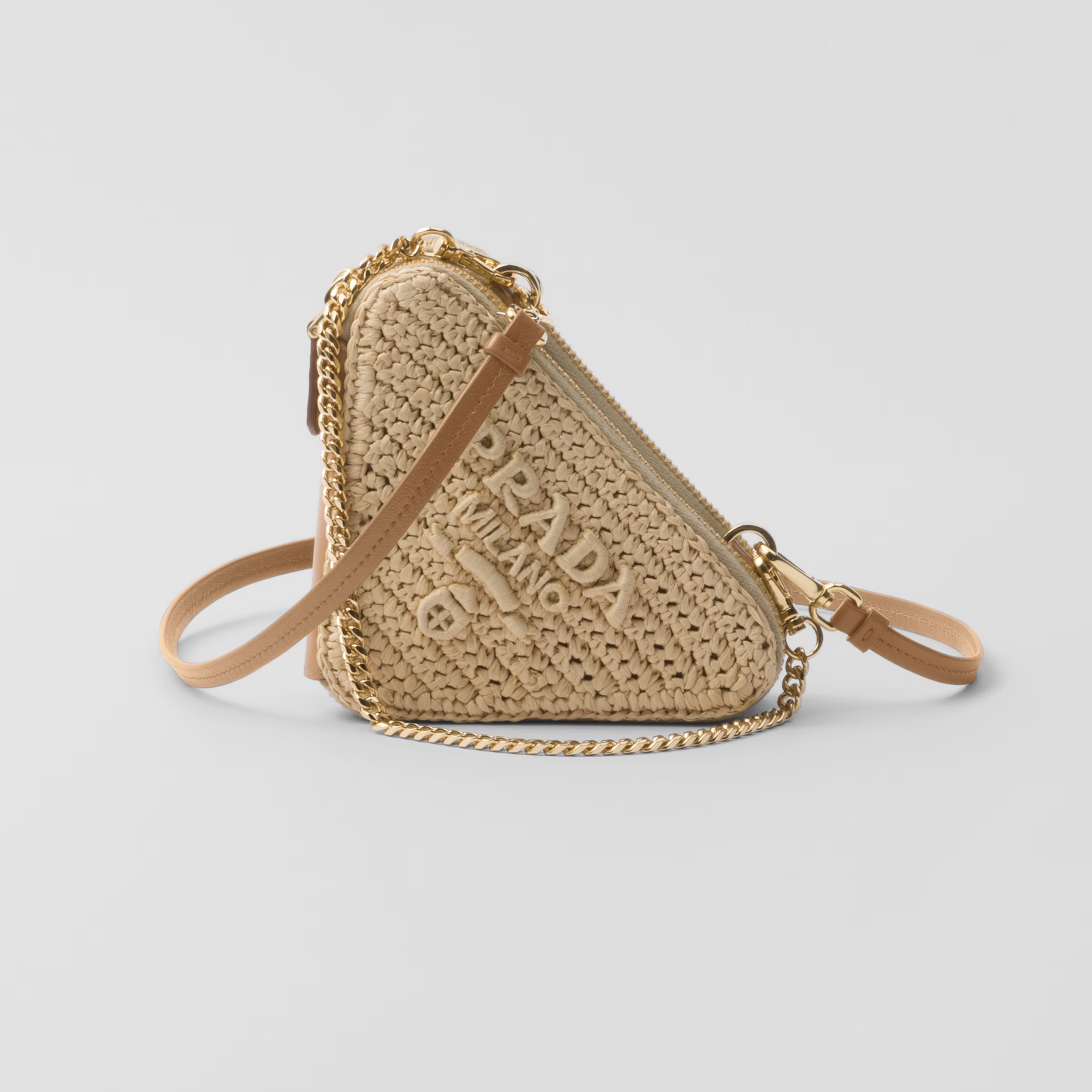 プラダ ウーブンファブリック ミニポーチ  素材:製品名の材料を参照 色:・ナチュラル
・ホワイト
・オリーブ