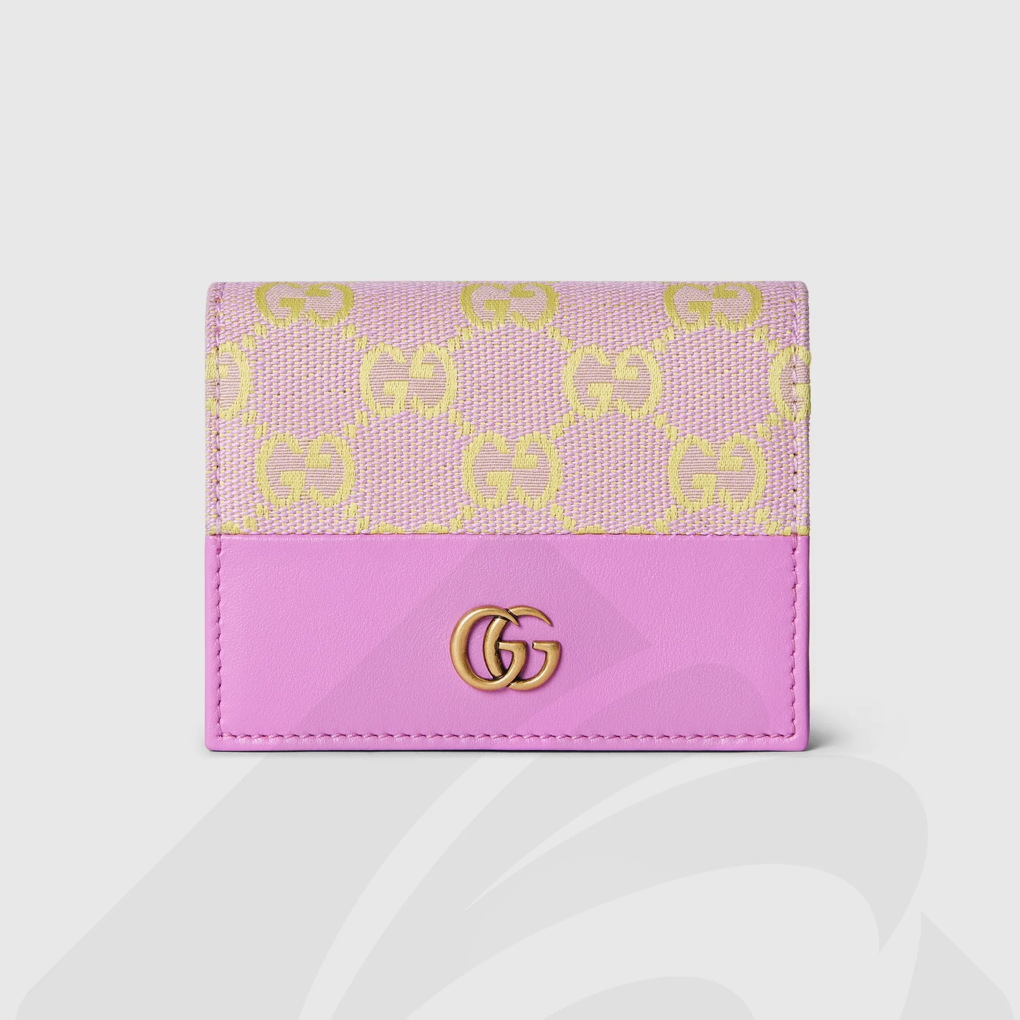 グッチ オンライン限定 GG 二つ折り カードケース 素材:レザー トリム/GGキャンバス 色:ライラック&イエロー