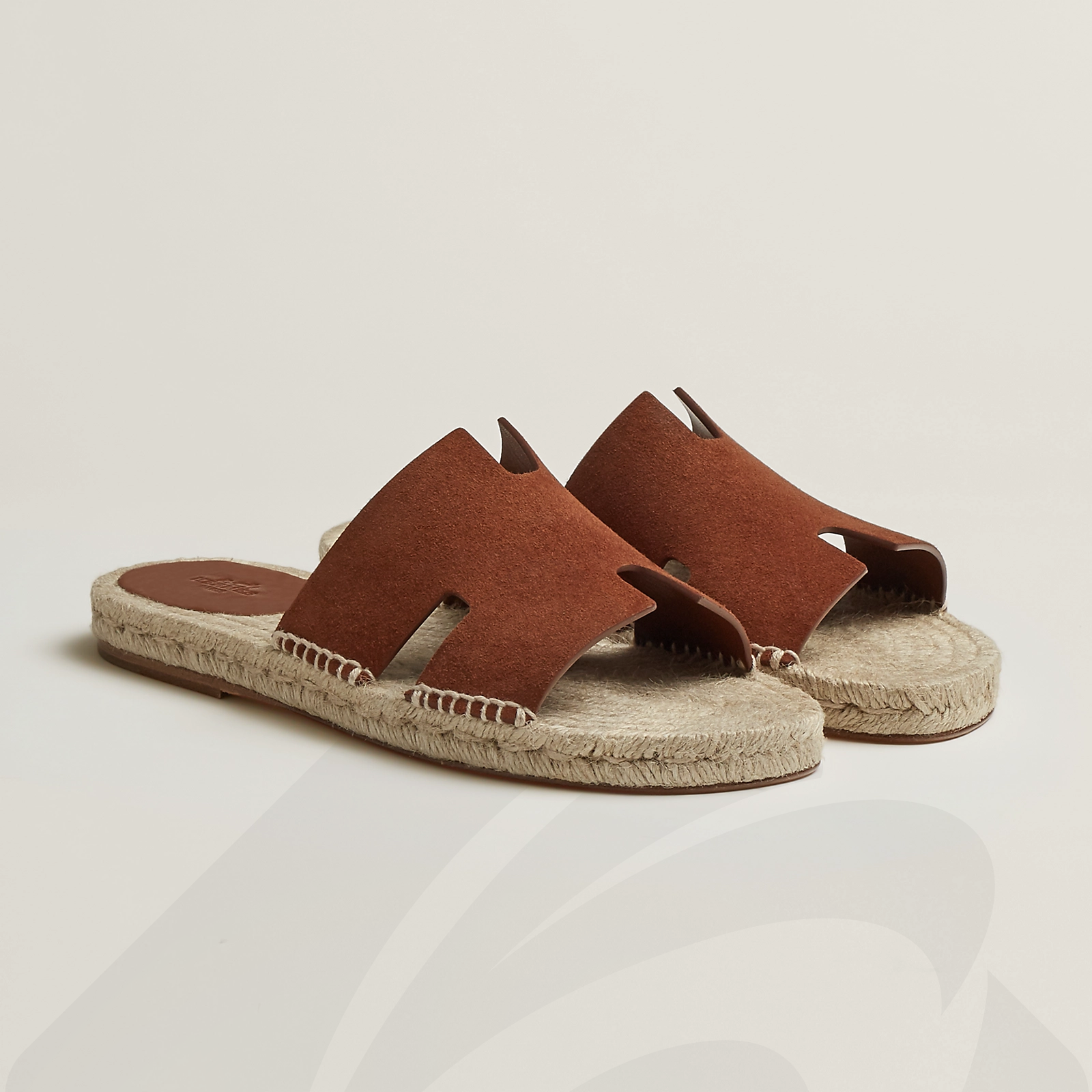 エルメス エスパドリーユ 《アンティグア》 素材:シェーヴル・ヴェロア 色:・ゴールド
・ローズ・ポルスレーヌ
・ブルー・テュルカン
・マリン
・エトゥープ
・黒
・ベージュ・サーブル