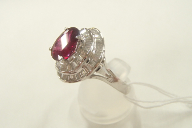 Pt900　ルビー　リング　7.7ｇ　2.4ct　1.00ct