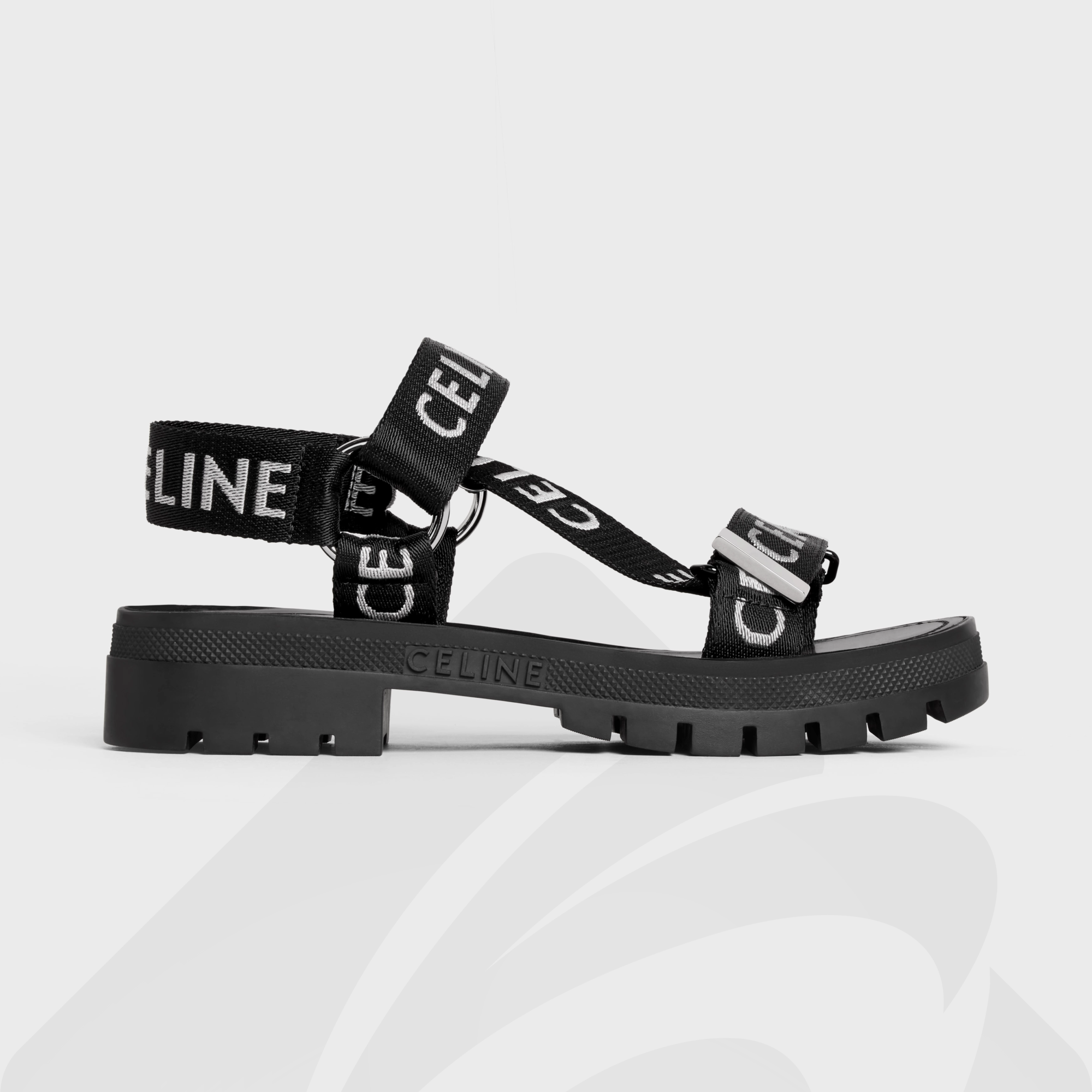 セリーヌ CELINE レオ ストラッピーサンダル 素材:“CELINE”ジャカード
色:・ブラック / ホワイト
・ライトベージュ/ホワイト