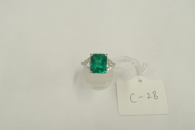 Pt900 エメラルド 6.6ｇ Ｅ４.05ct D1.12ct リング