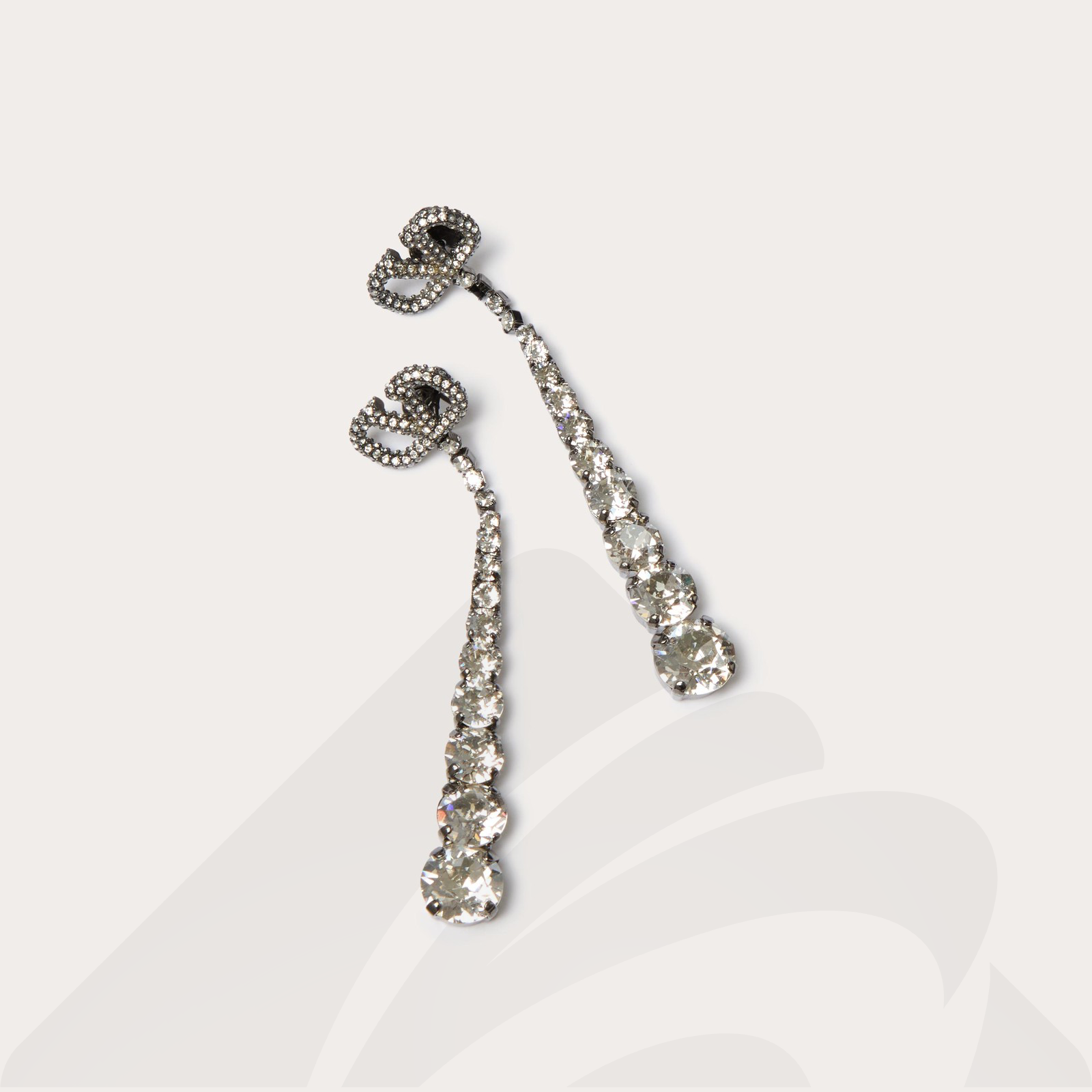 ヴァレンティノ Vロゴ シグネチャー メタル X スワロフスキー® クリスタル ピアス 素材: 色:ゴールド