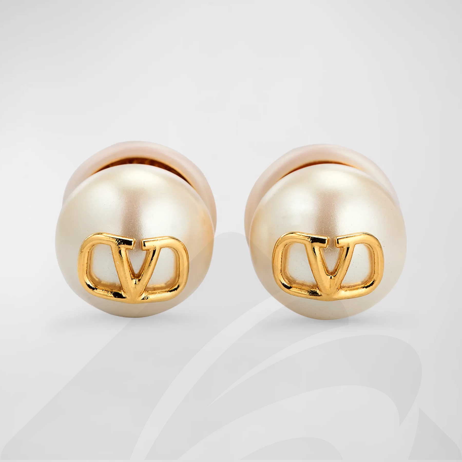 ヴァレンティノ Vロゴ シグネチャー パールビーズ ピアス 素材: 色:ゴールド