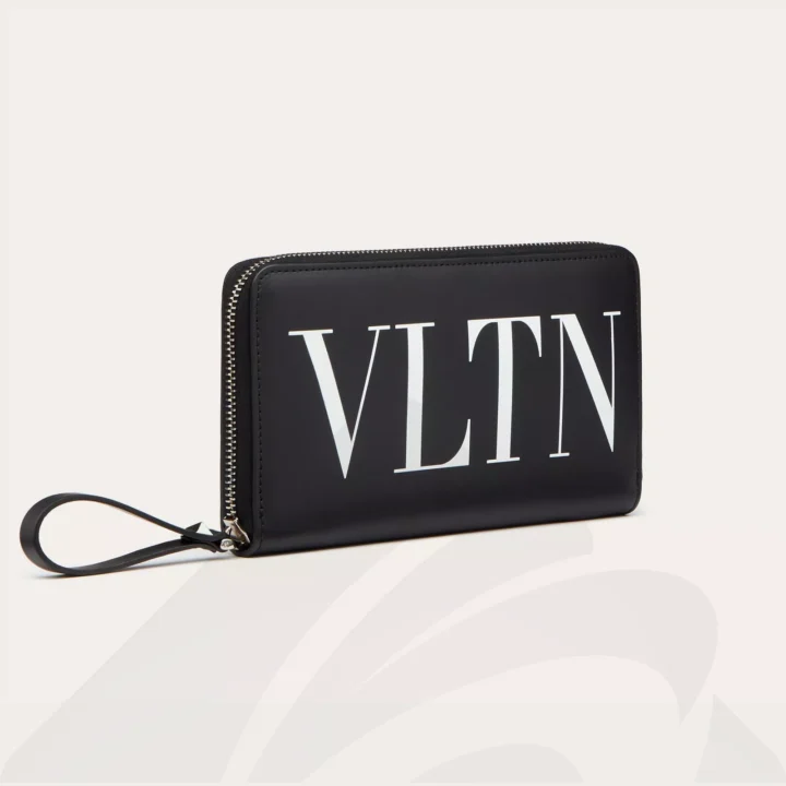 ヴァレンティノ VLTN ロングウォレット  素材:-- 色:ブラック