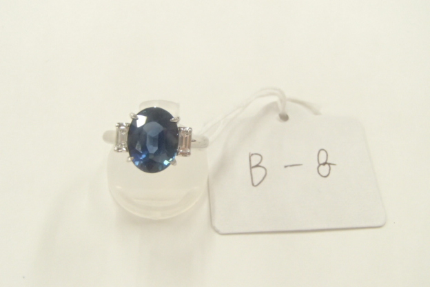 Pt900　サファイア　5.1g　3.68ct　D0.21ct