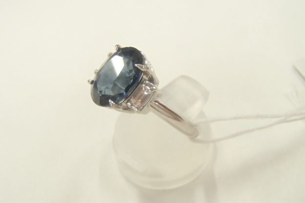 Pt900　サファイア　5.1g　3.68ct　D0.21ct