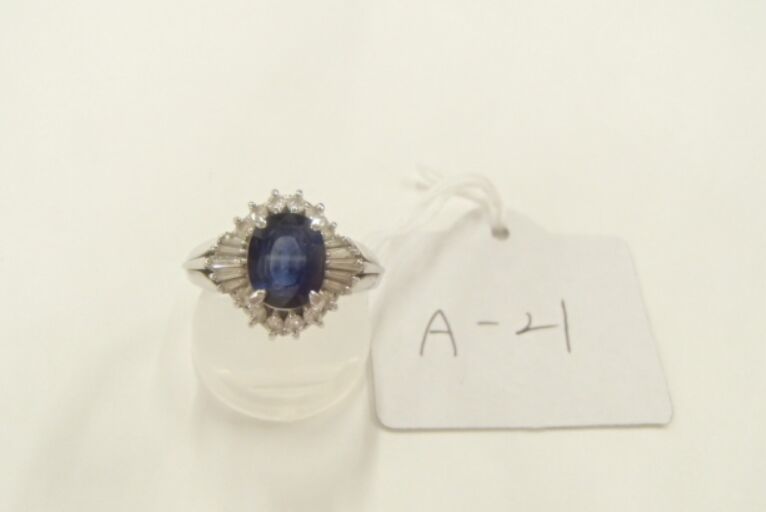 Pt900　サファイア2.49ct　7.6ｇ　D0.40ct