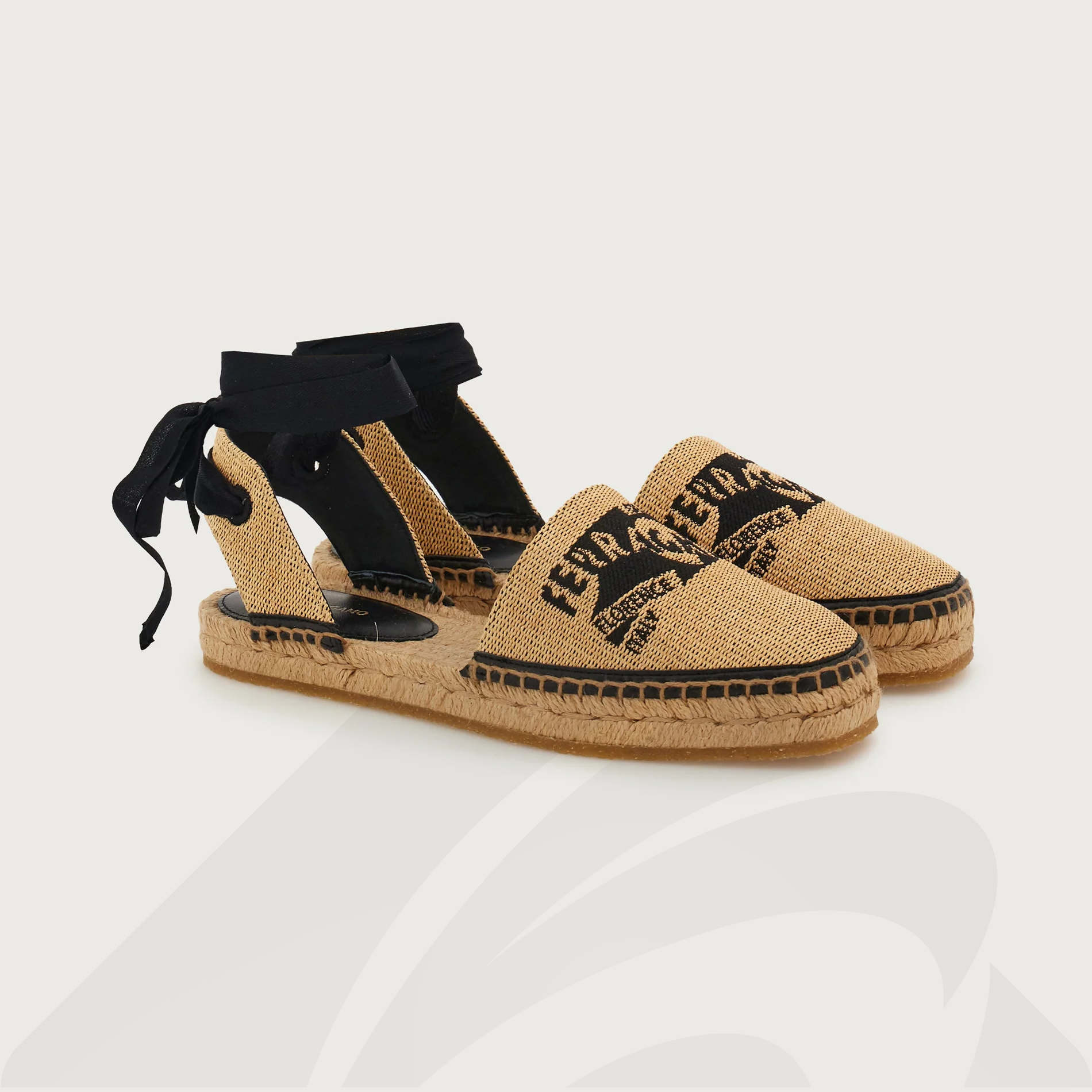 フェラガモ エスパドリーユ  素材:ファブリック/ラムナッパ 色:マルチ