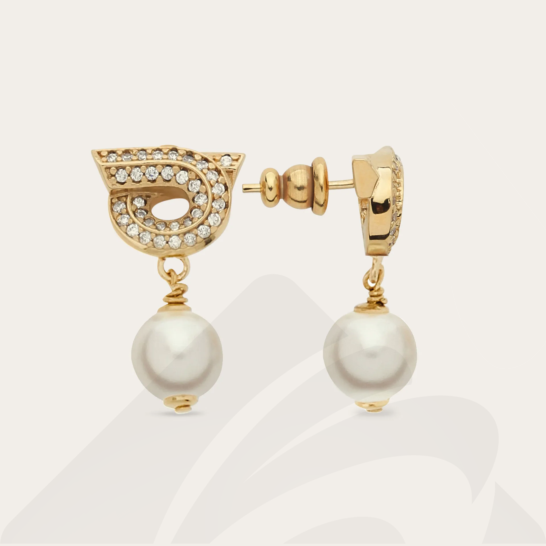 フェラガモ ガンチーニ パール＆クリスタルピアス  素材:クリスタル/真鍮/パール 色:ゴールド