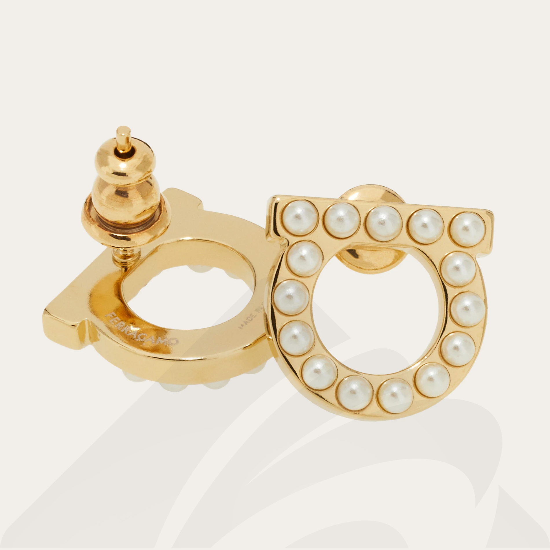 フェラガモ ガンチーニ パールピアス  素材:クリスタル/真鍮 色:クリーム/ゴールド