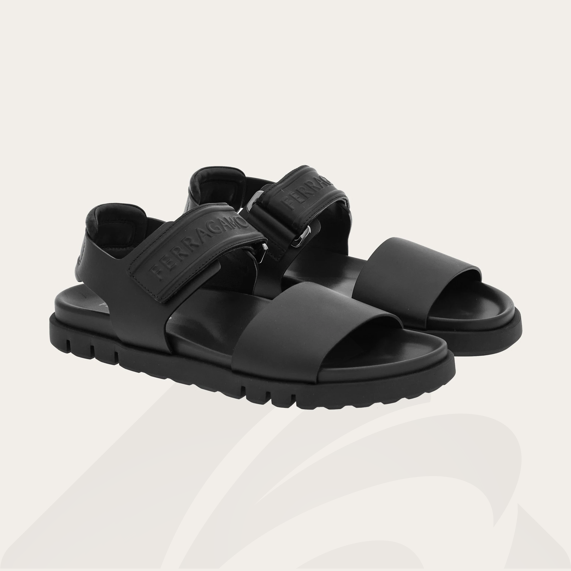 フェラガモ サンダル  素材:カーフ 色:ブラック