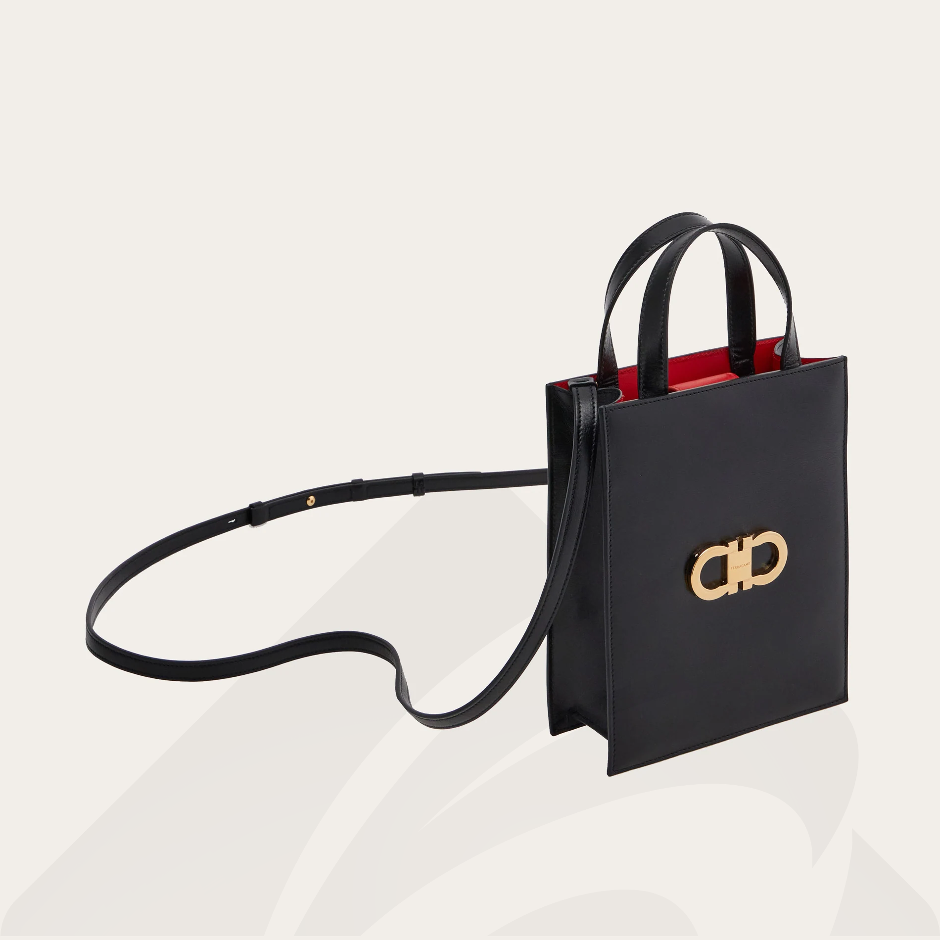 フェラガモ ダブル・ガンチーニ ミニトートバッグ  素材:カーフ 色:ブラック