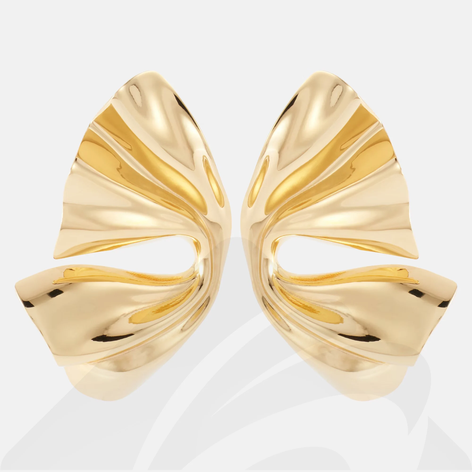 フェラガモ ドレープ ピアス  素材:真鍮 色:ゴールド