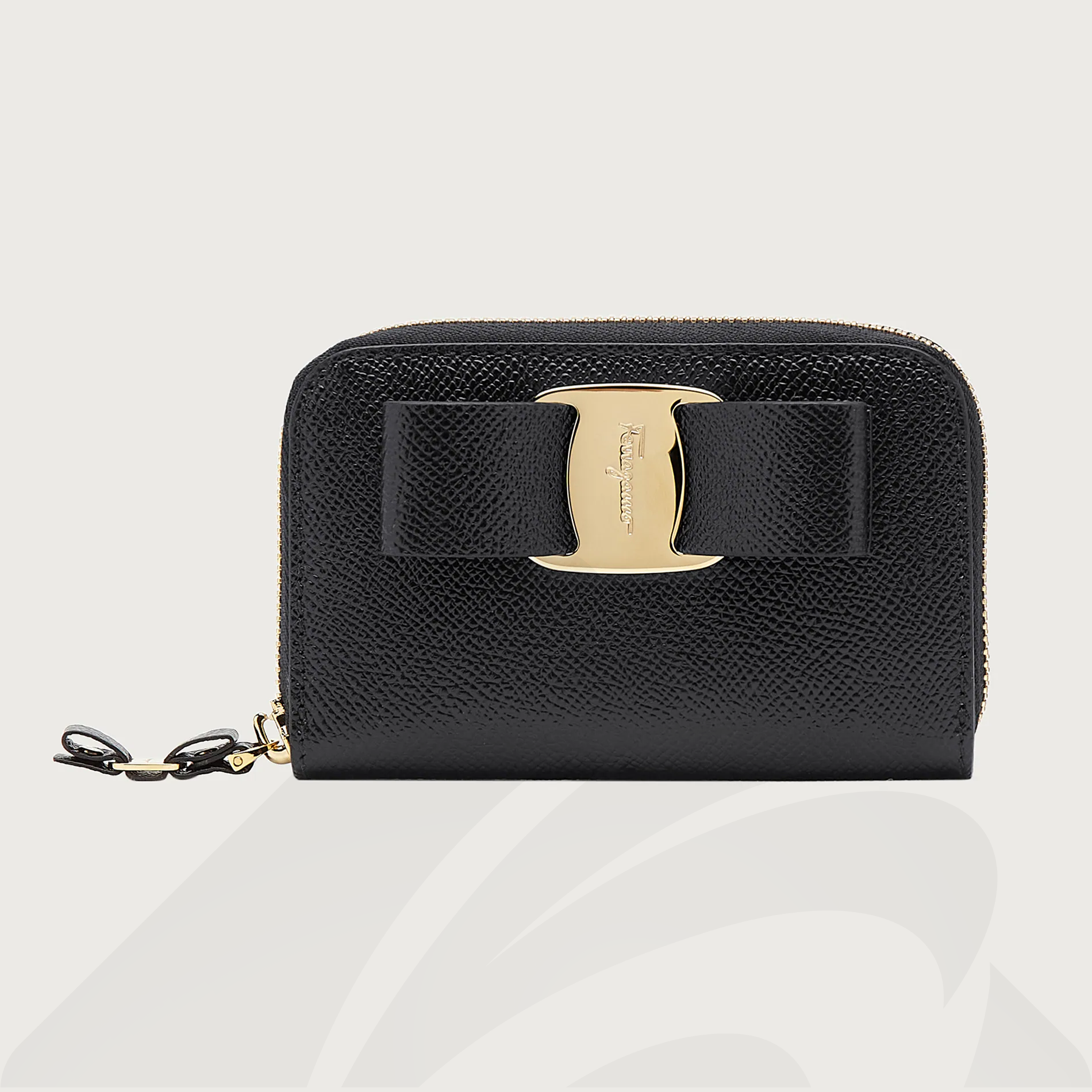 フェラガモ ヴァラ・リボンコインケース  素材:カーフ 色:ブラック