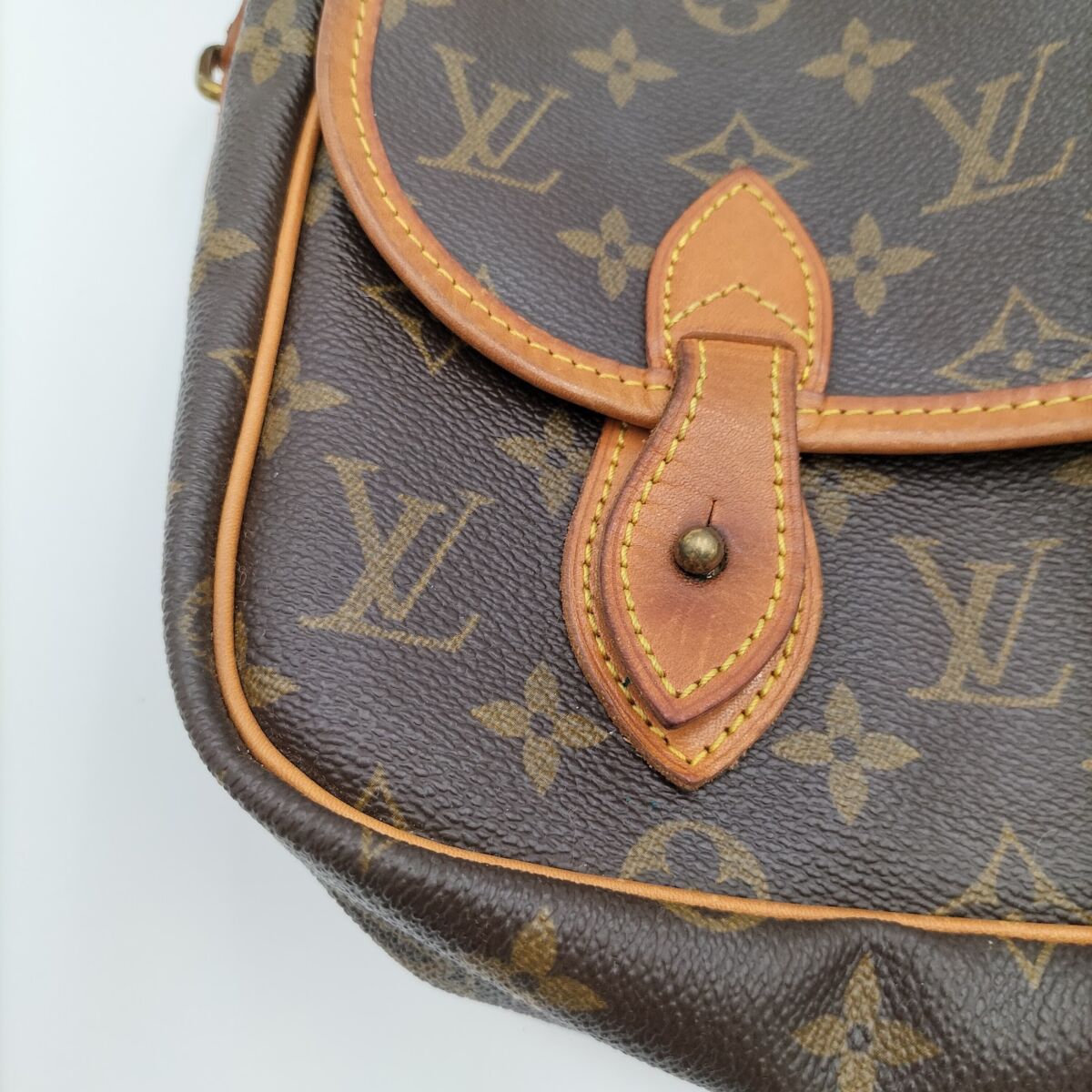 LOUIS VUITTON ルイヴィトン ジベシエールM42247　