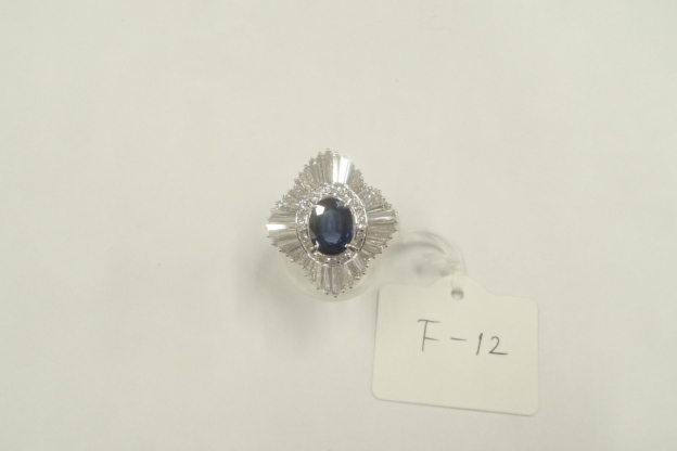 Pt900　サファイア　11.4g　ｓ2.34ct　メレ2.63ct　リング