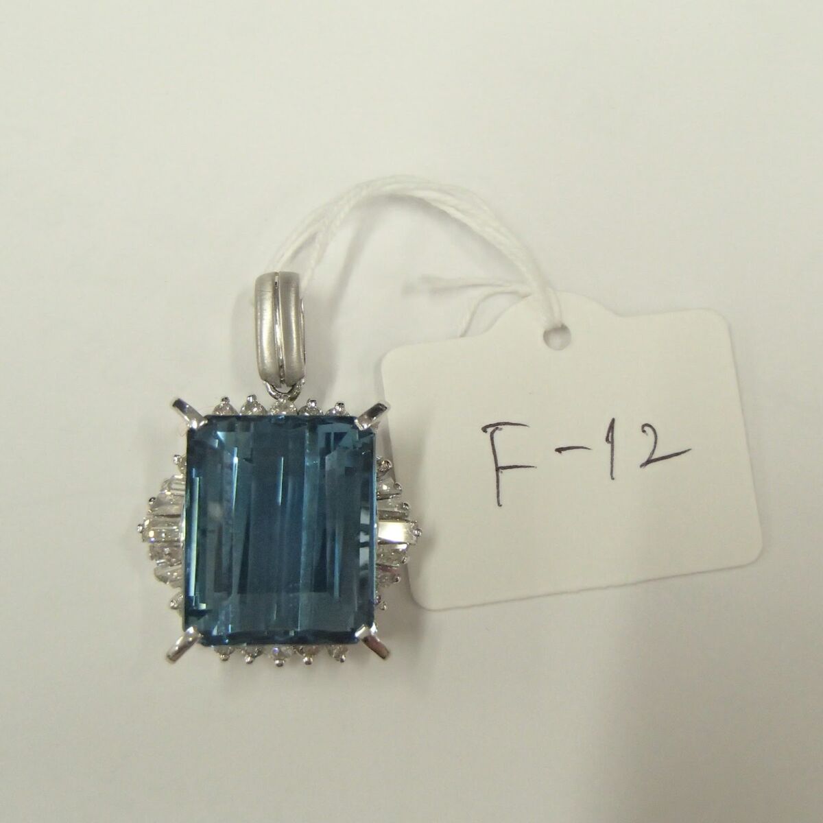 pt900 ブルートパーズ 15.9g 12.460