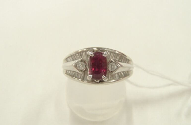 Pt900 ルビー1.07ct ダイヤ0.66ct 総重量9.2g