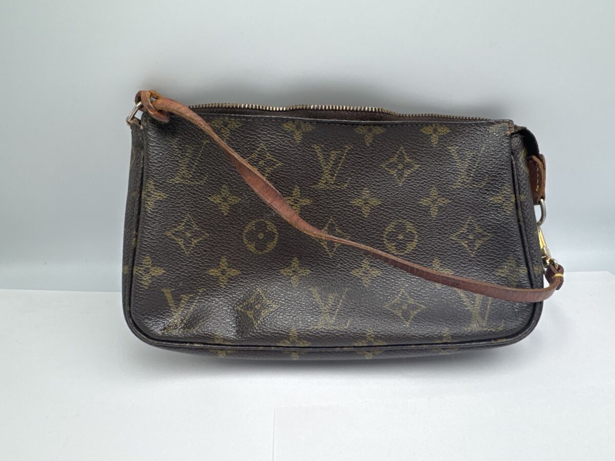 LV アクセソワール ポシェット