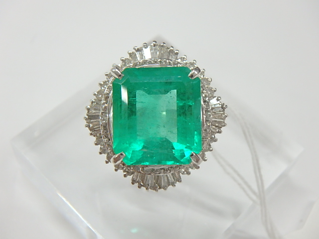 pt900 エメラルドリング 8.08ct 1.00ct