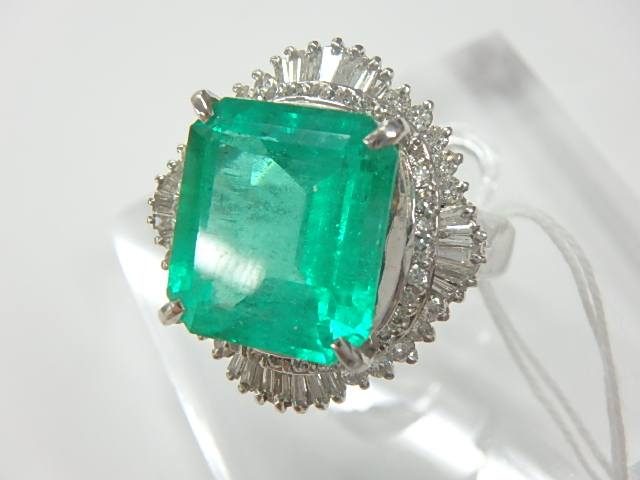 pt900 エメラルドリング 8.08ct 1.00ct