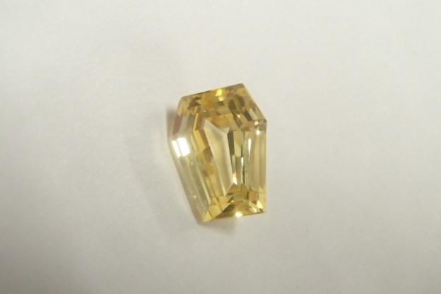 イエローサファイア 1g 5.290ct
