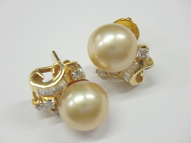 18K刻印 南洋真珠ピアス