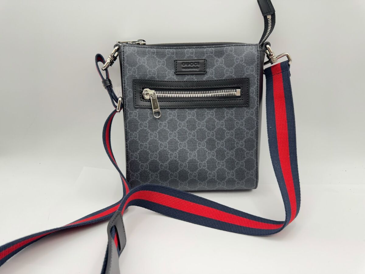 グッチ GUCCI メンズ ショルダーバッグ GGスプリーム スモール メッセンジャーバッグ 523599 K5RLN ブラック