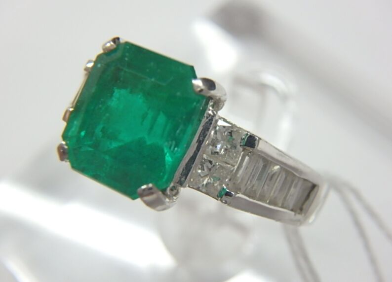 Pt900 エメラルド2.13ct ダイヤモンド0.55ct 総重量6.4g