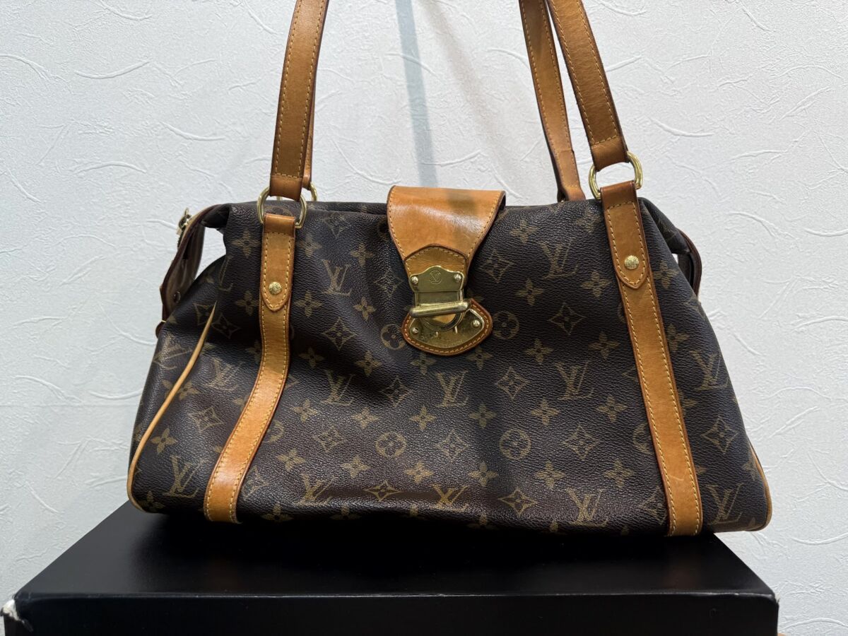 Louis Vuitton モノグラム ストレーザ ショルダーバック