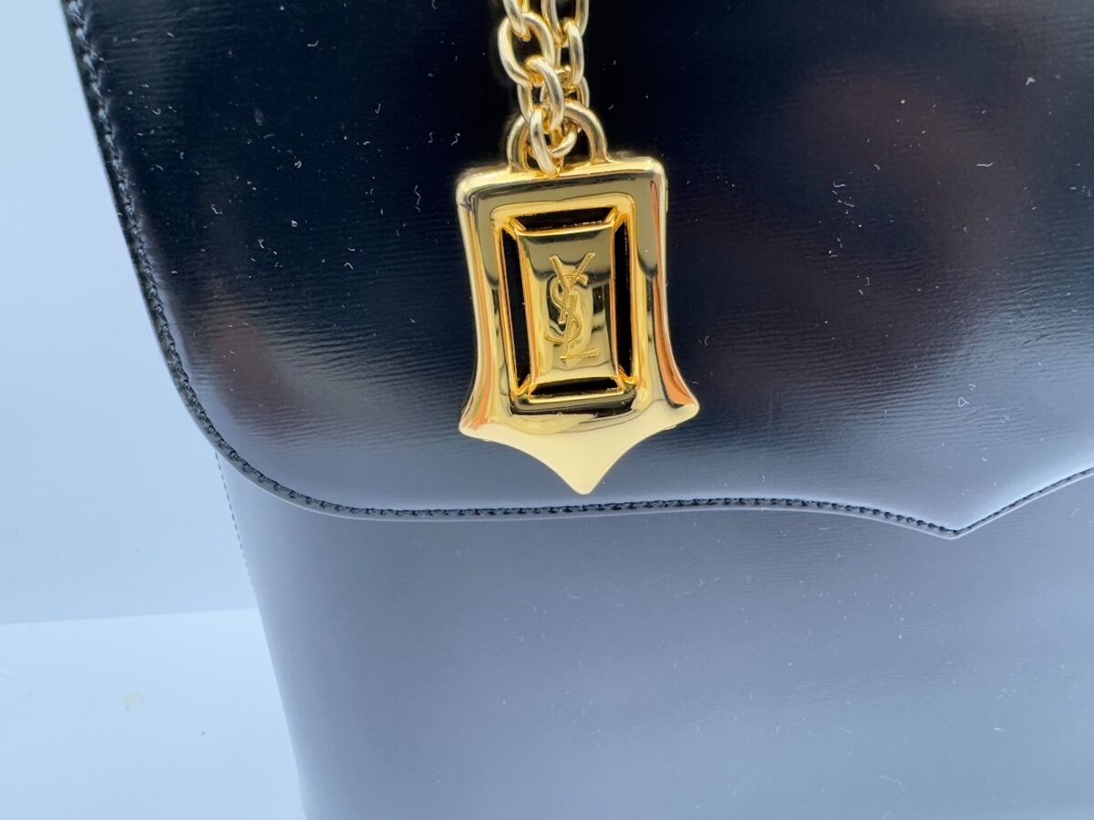 Yves Saint Laurent イヴサンローラン ハンドバッグ ブラック