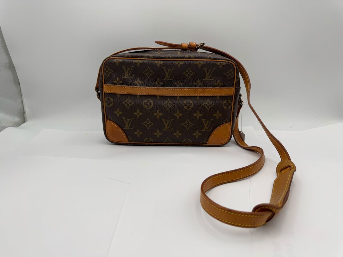 LOUIS VUITTON ルイ・ヴィトン M51274 トロカデロ27 モノグラム ショルダーバッグ